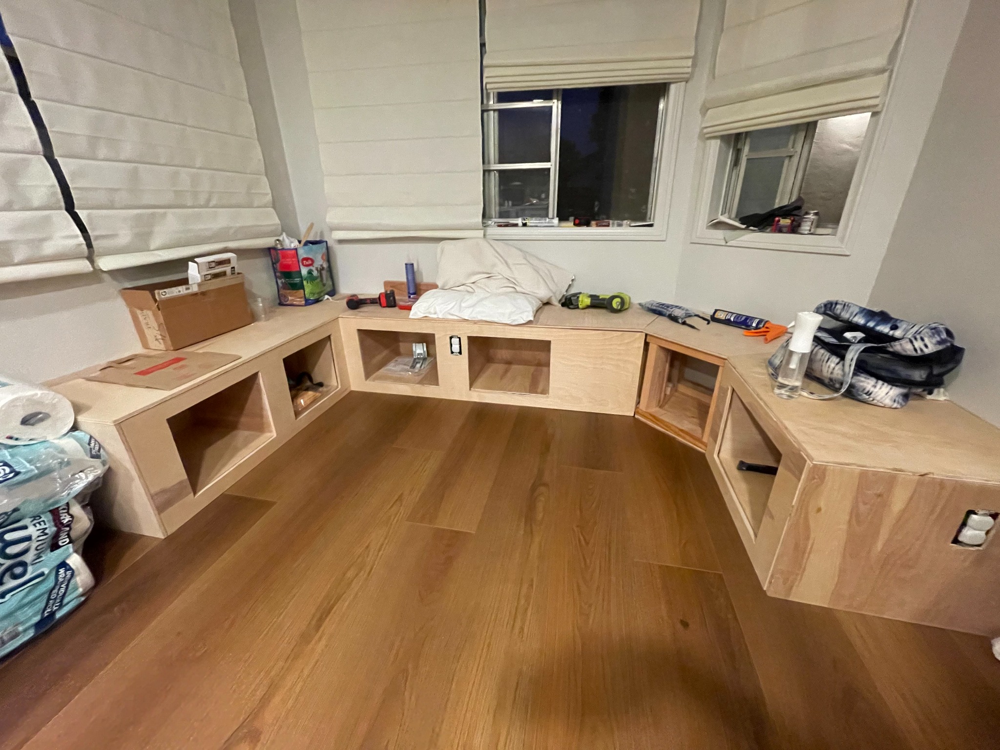 Nook with trim and finish color