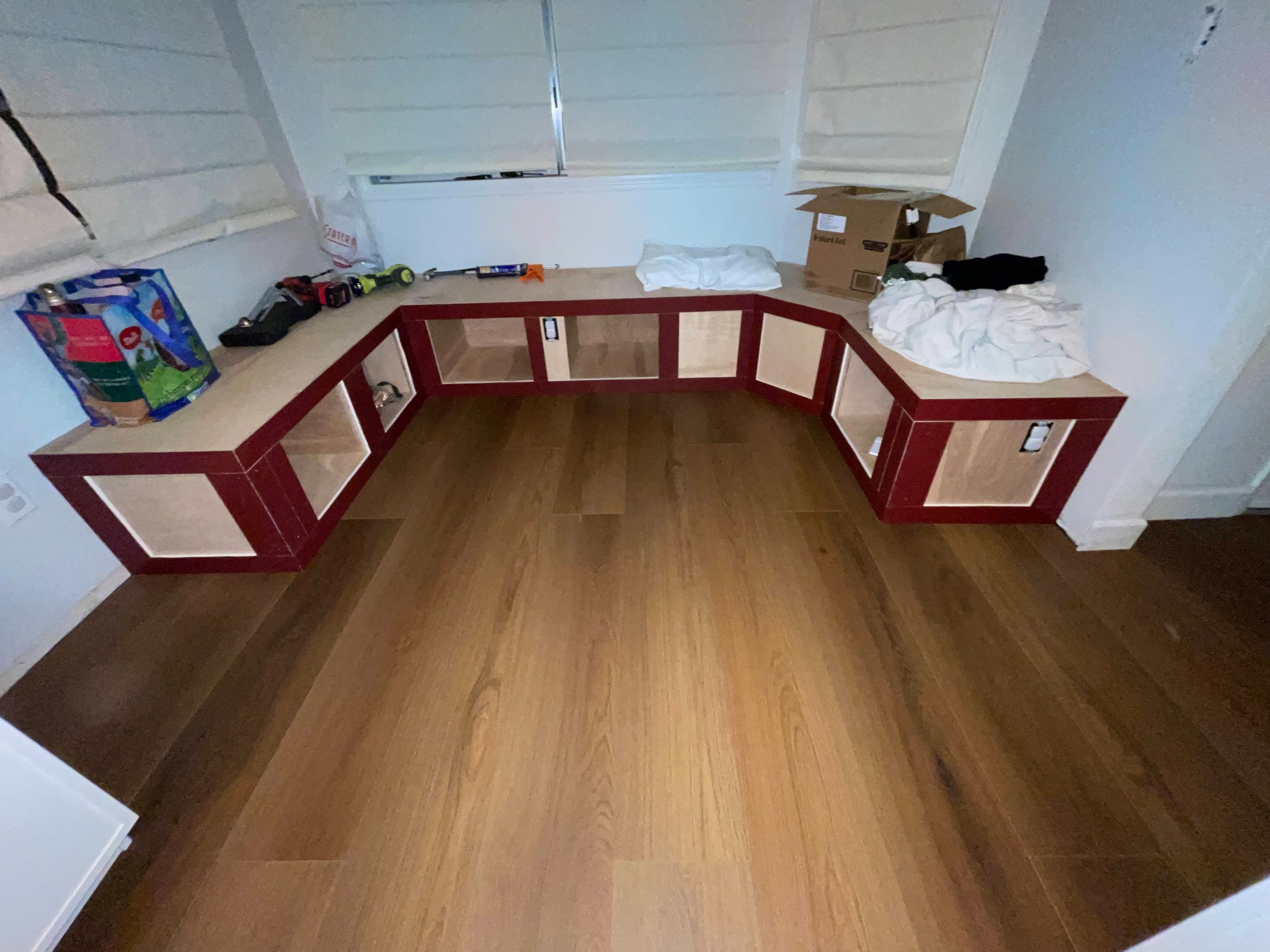 Nook framing with floor protection